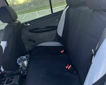 Сірий Шкода Фабія, об'ємом двигуна 0 л та пробігом 244 тис. км за 3200 $, фото 7 на Automoto.ua