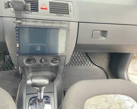 Серый Шкода Фабия, объемом двигателя 1.39 л и пробегом 227 тыс. км за 4500 $, фото 14 на Automoto.ua