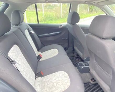 Серый Шкода Фабия, объемом двигателя 1.39 л и пробегом 227 тыс. км за 4500 $, фото 7 на Automoto.ua