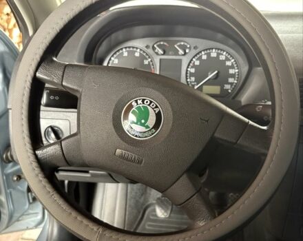 Серый Шкода Фабия, объемом двигателя 1.2 л и пробегом 137 тыс. км за 4500 $, фото 2 на Automoto.ua