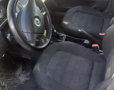 Серый Шкода Фабия, объемом двигателя 1.2 л и пробегом 292 тыс. км за 3000 $, фото 2 на Automoto.ua