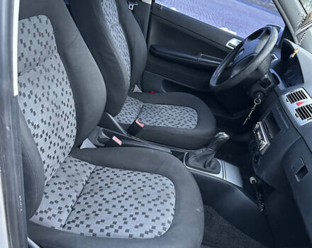 Сірий Шкода Фабія, об'ємом двигуна 1.2 л та пробігом 243 тис. км за 2850 $, фото 12 на Automoto.ua