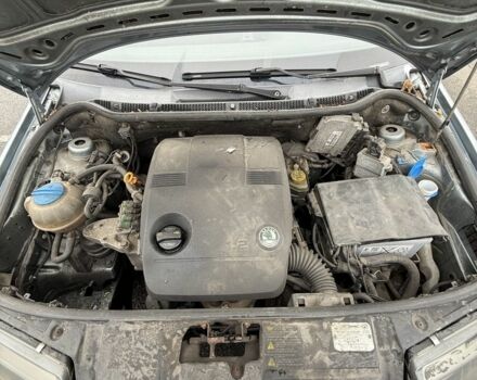 Серый Шкода Фабия, объемом двигателя 1.2 л и пробегом 200 тыс. км за 2500 $, фото 3 на Automoto.ua