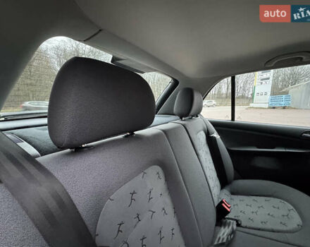Сірий Шкода Фабія, об'ємом двигуна 1.4 л та пробігом 208 тис. км за 5399 $, фото 21 на Automoto.ua