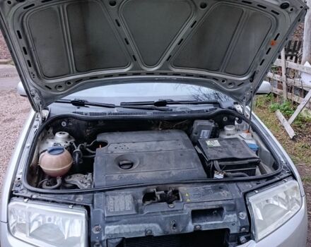 Серый Шкода Фабия, объемом двигателя 1.4 л и пробегом 226 тыс. км за 3500 $, фото 5 на Automoto.ua