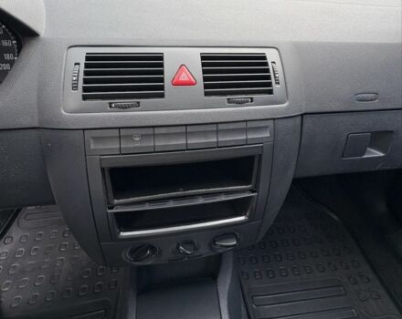 Серый Шкода Фабия, объемом двигателя 1.2 л и пробегом 137 тыс. км за 4500 $, фото 4 на Automoto.ua