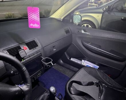 Серый Шкода Фабия, объемом двигателя 1.4 л и пробегом 236 тыс. км за 4200 $, фото 4 на Automoto.ua