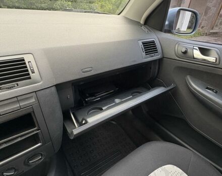 Серый Шкода Фабия, объемом двигателя 1.2 л и пробегом 137 тыс. км за 4500 $, фото 5 на Automoto.ua