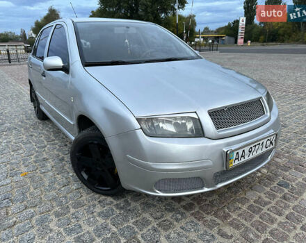 Сірий Шкода Фабія, об'ємом двигуна 1.2 л та пробігом 243 тис. км за 2850 $, фото 2 на Automoto.ua