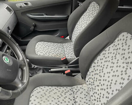 Серый Шкода Фабия, объемом двигателя 1.2 л и пробегом 89 тыс. км за 4700 $, фото 9 на Automoto.ua