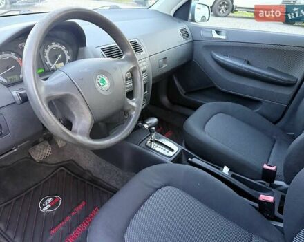 Серый Шкода Фабия, объемом двигателя 1.39 л и пробегом 178 тыс. км за 6000 $, фото 12 на Automoto.ua