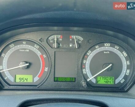 Серый Шкода Фабия, объемом двигателя 1.39 л и пробегом 178 тыс. км за 6000 $, фото 25 на Automoto.ua