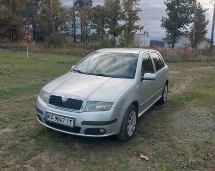 Серый Шкода Фабия, объемом двигателя 1.2 л и пробегом 280 тыс. км за 3600 $, фото 1 на Automoto.ua