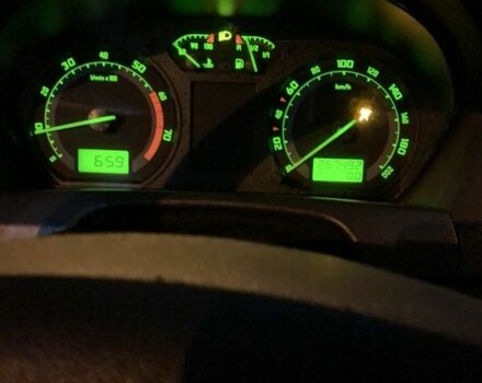 Серый Шкода Фабия, объемом двигателя 1.2 л и пробегом 257 тыс. км за 2950 $, фото 7 на Automoto.ua