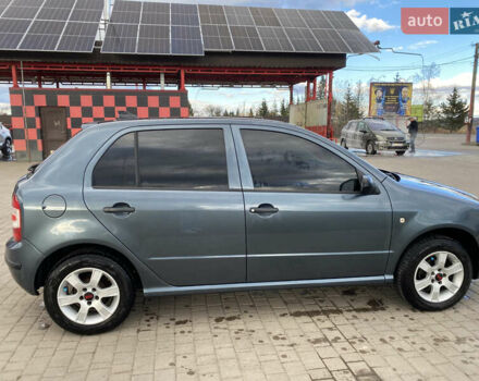 Серый Шкода Фабия, объемом двигателя 1.2 л и пробегом 207 тыс. км за 4000 $, фото 5 на Automoto.ua