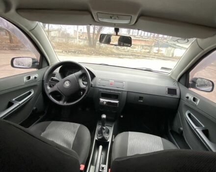 Сірий Шкода Фабія, об'ємом двигуна 1.2 л та пробігом 150 тис. км за 3300 $, фото 3 на Automoto.ua