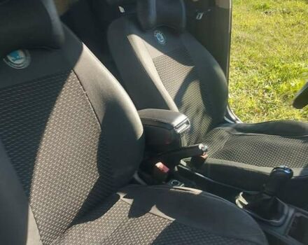 Серый Шкода Фабия, объемом двигателя 1.2 л и пробегом 280 тыс. км за 3600 $, фото 33 на Automoto.ua