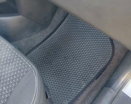 Серый Шкода Фабия, объемом двигателя 1.2 л и пробегом 280 тыс. км за 3600 $, фото 13 на Automoto.ua