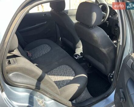 Серый Шкода Фабия, объемом двигателя 1.2 л и пробегом 288 тыс. км за 3300 $, фото 14 на Automoto.ua
