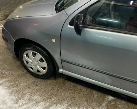 Серый Шкода Фабия, объемом двигателя 1.2 л и пробегом 257 тыс. км за 2950 $, фото 5 на Automoto.ua