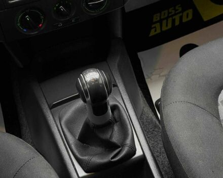 Серый Шкода Фабия, объемом двигателя 1.2 л и пробегом 208 тыс. км за 4000 $, фото 13 на Automoto.ua