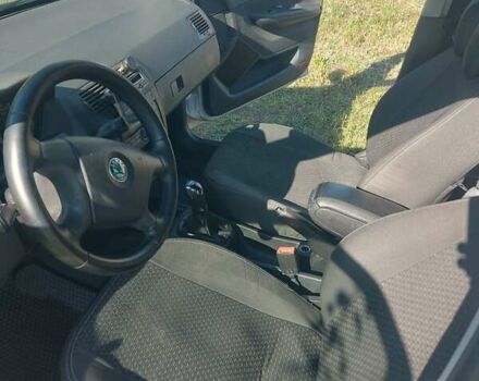 Серый Шкода Фабия, объемом двигателя 1.2 л и пробегом 280 тыс. км за 3600 $, фото 38 на Automoto.ua