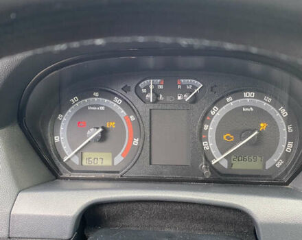 Серый Шкода Фабия, объемом двигателя 1.2 л и пробегом 207 тыс. км за 4000 $, фото 10 на Automoto.ua