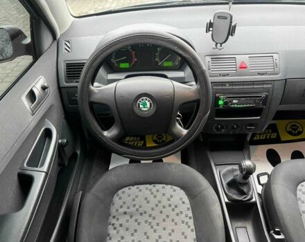 Серый Шкода Фабия, объемом двигателя 1.2 л и пробегом 208 тыс. км за 4000 $, фото 9 на Automoto.ua