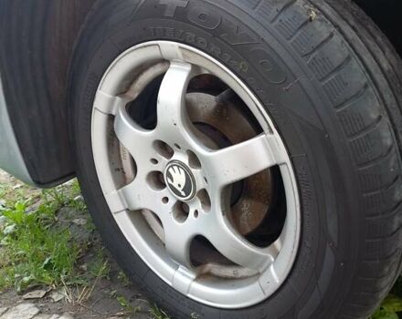 Серый Шкода Фабия, объемом двигателя 1.2 л и пробегом 437 тыс. км за 3500 $, фото 5 на Automoto.ua