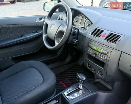 Серый Шкода Фабия, объемом двигателя 1.39 л и пробегом 178 тыс. км за 6000 $, фото 17 на Automoto.ua