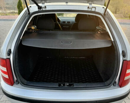 Сірий Шкода Фабія, об'ємом двигуна 1.39 л та пробігом 201 тис. км за 4200 $, фото 13 на Automoto.ua