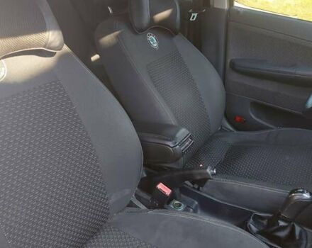 Серый Шкода Фабия, объемом двигателя 1.2 л и пробегом 280 тыс. км за 3600 $, фото 15 на Automoto.ua