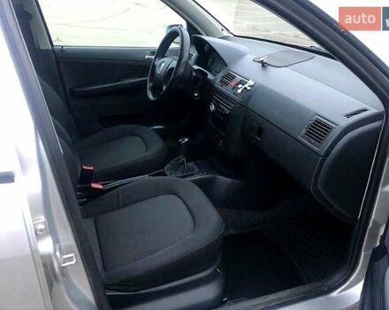 Серый Шкода Фабия, объемом двигателя 1.2 л и пробегом 260 тыс. км за 3200 $, фото 5 на Automoto.ua