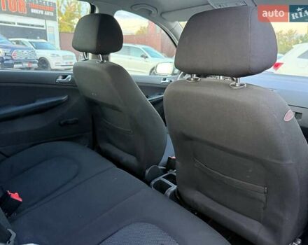 Серый Шкода Фабия, объемом двигателя 1.39 л и пробегом 178 тыс. км за 6000 $, фото 15 на Automoto.ua