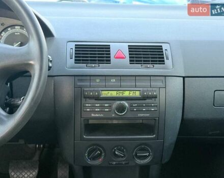 Серый Шкода Фабия, объемом двигателя 1.39 л и пробегом 178 тыс. км за 6000 $, фото 26 на Automoto.ua