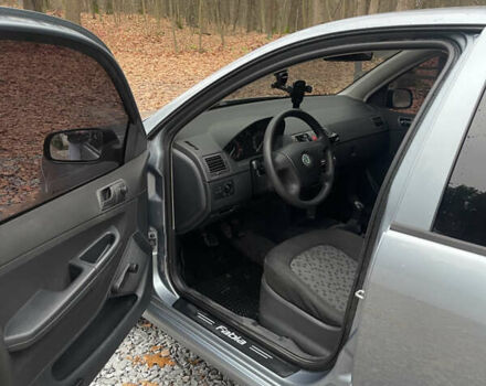 Серый Шкода Фабия, объемом двигателя 1.2 л и пробегом 91 тыс. км за 4300 $, фото 5 на Automoto.ua