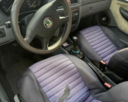 Сірий Шкода Фабія, об'ємом двигуна 1.4 л та пробігом 152 тис. км за 1500 $, фото 4 на Automoto.ua