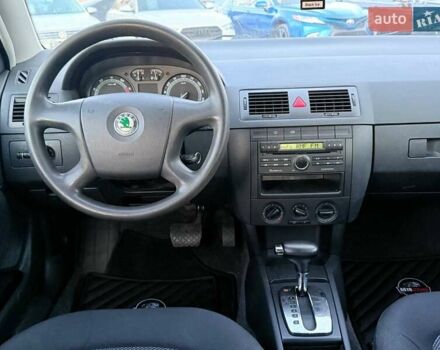 Серый Шкода Фабия, объемом двигателя 1.39 л и пробегом 178 тыс. км за 6000 $, фото 22 на Automoto.ua
