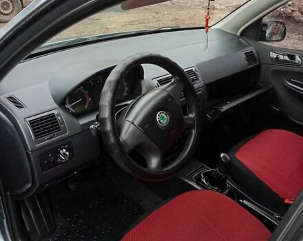 Серый Шкода Фабия, объемом двигателя 1.2 л и пробегом 290 тыс. км за 2999 $, фото 36 на Automoto.ua