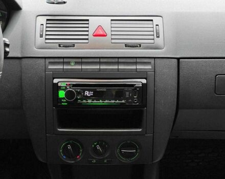 Серый Шкода Фабия, объемом двигателя 1.2 л и пробегом 208 тыс. км за 4000 $, фото 12 на Automoto.ua