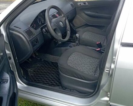 Серый Шкода Фабия, объемом двигателя 1.2 л и пробегом 125 тыс. км за 3500 $, фото 9 на Automoto.ua