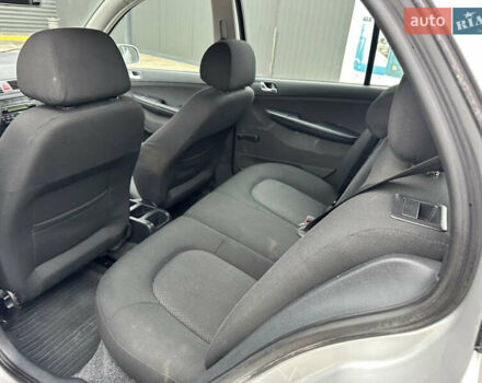 Сірий Шкода Фабія, об'ємом двигуна 1.4 л та пробігом 178 тис. км за 3899 $, фото 22 на Automoto.ua