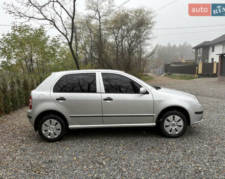 Серый Шкода Фабия, объемом двигателя 1.4 л и пробегом 147 тыс. км за 5600 $, фото 7 на Automoto.ua