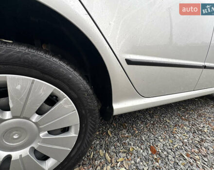 Серый Шкода Фабия, объемом двигателя 1.4 л и пробегом 147 тыс. км за 5600 $, фото 35 на Automoto.ua