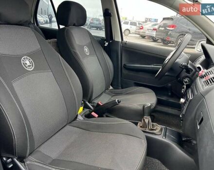 Серый Шкода Фабия, объемом двигателя 1.2 л и пробегом 243 тыс. км за 3390 $, фото 31 на Automoto.ua