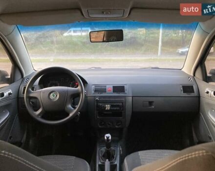 Серый Шкода Фабия, объемом двигателя 1.2 л и пробегом 274 тыс. км за 2900 $, фото 13 на Automoto.ua