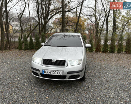 Серый Шкода Фабия, объемом двигателя 1.4 л и пробегом 147 тыс. км за 5600 $, фото 3 на Automoto.ua