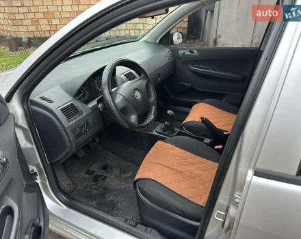Серый Шкода Фабия, объемом двигателя 1.2 л и пробегом 230 тыс. км за 2900 $, фото 9 на Automoto.ua