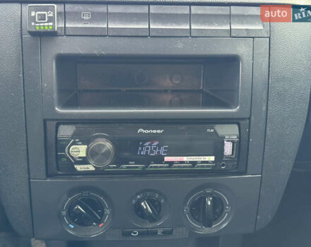 Шкода Фабія 2006 у Чернівцях на Automoto.ua Сірий Шкода Фабія, об'ємом двигуна 1.39 л та пробігом 301 тис. км за 2600 $, фото 11 на Automoto.ua