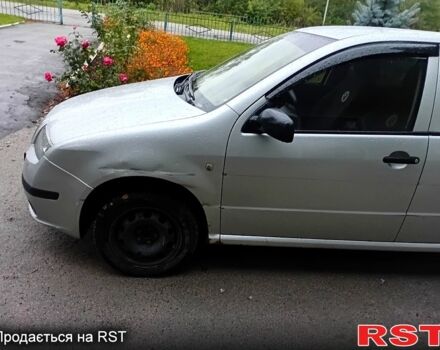 Серый Шкода Фабия, объемом двигателя 1.2 л и пробегом 235 тыс. км за 3000 $, фото 1 на Automoto.ua